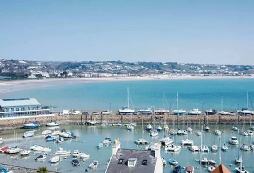 Отель Somerville