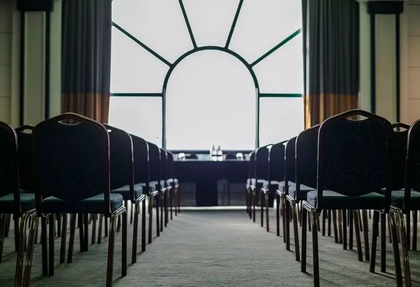 Hotel Cedar Court Wakefield