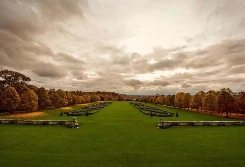 בית מלון כפרי Cliveden House   An Iconic Luxury