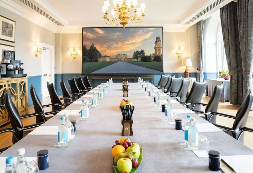 בית מלון כפרי Cliveden House   An Iconic Luxury