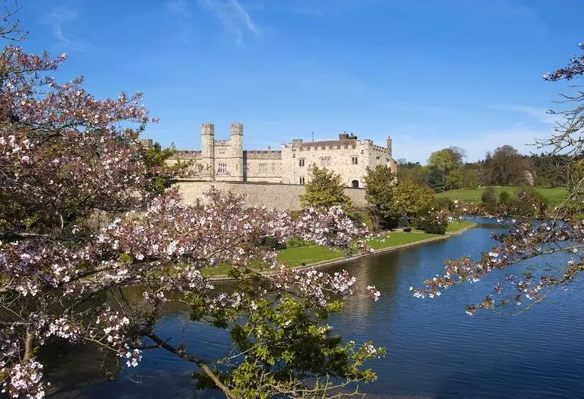 Delta Hotels By Marriott Tudor Park Country Club