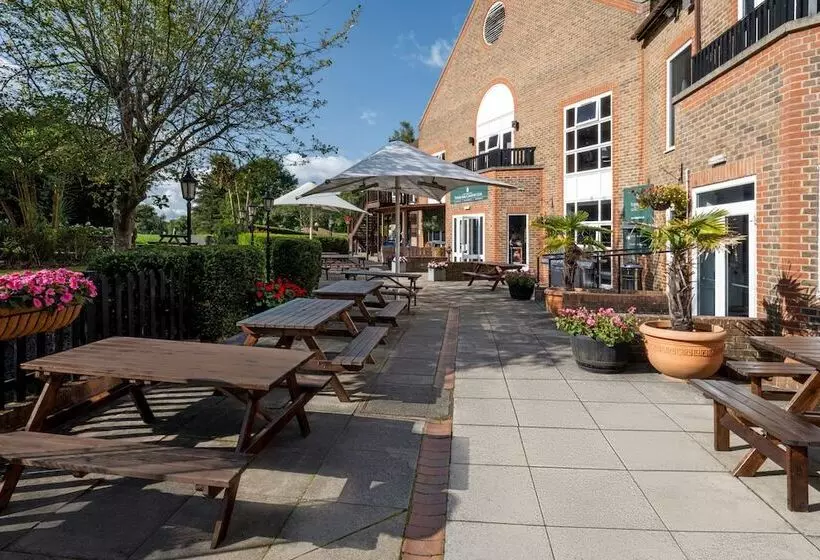 Delta Hotels By Marriott Tudor Park Country Club