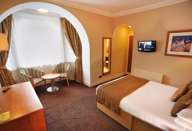 فندق Golden Lion