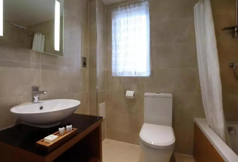 فندق Golden Lion