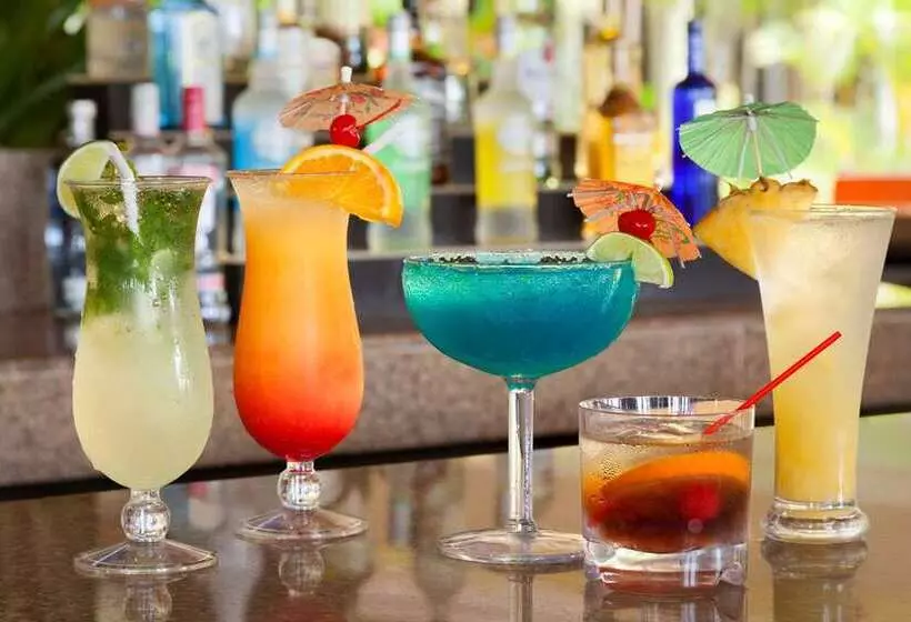 هتل Hilton Guam Resort And Spa