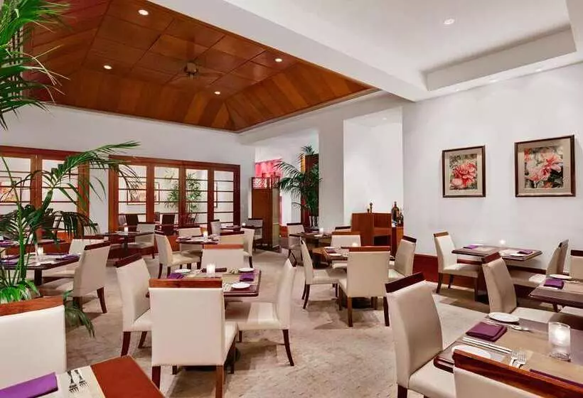 هتل Hilton Guam Resort And Spa