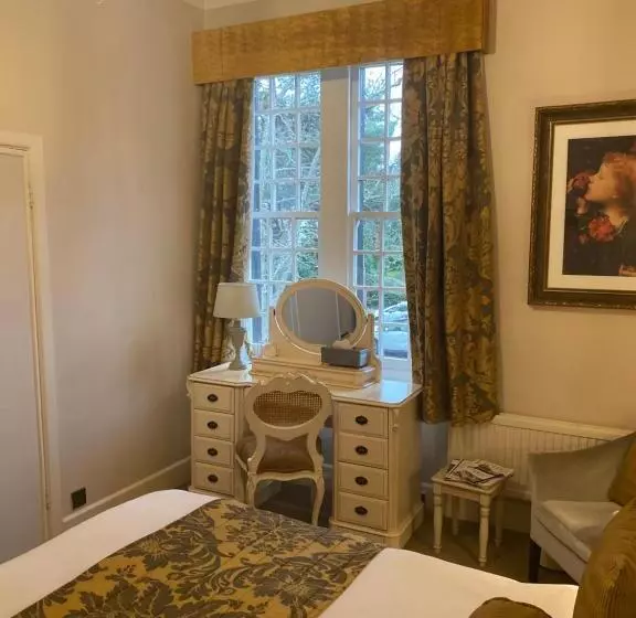 هتل Langtry Manor