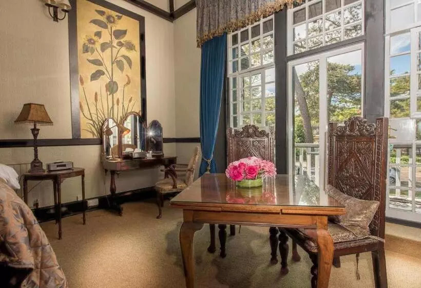 هتل Langtry Manor