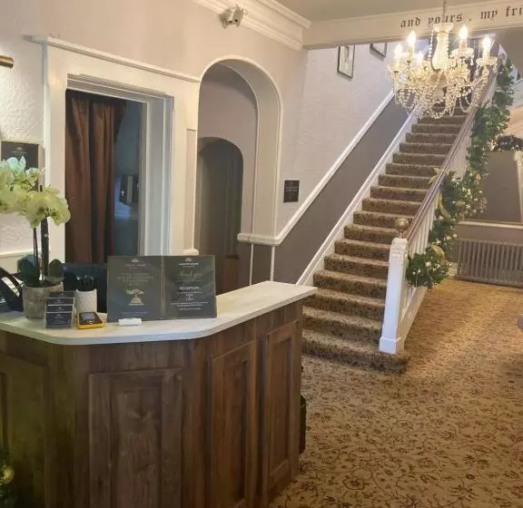 هتل Langtry Manor