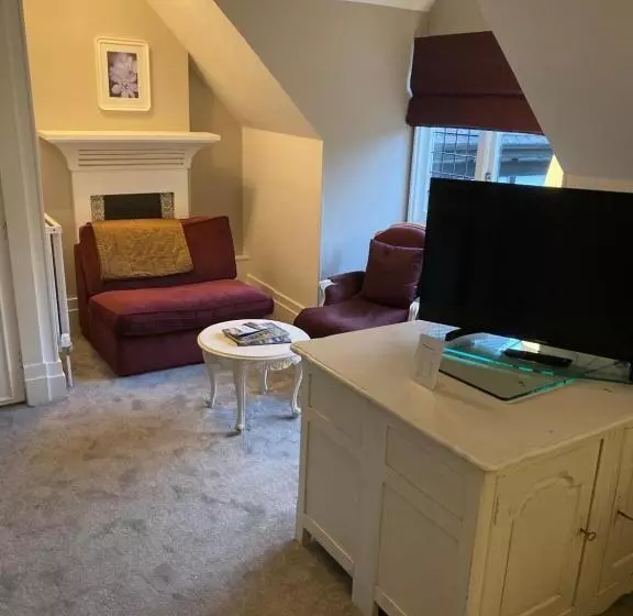 هتل Langtry Manor