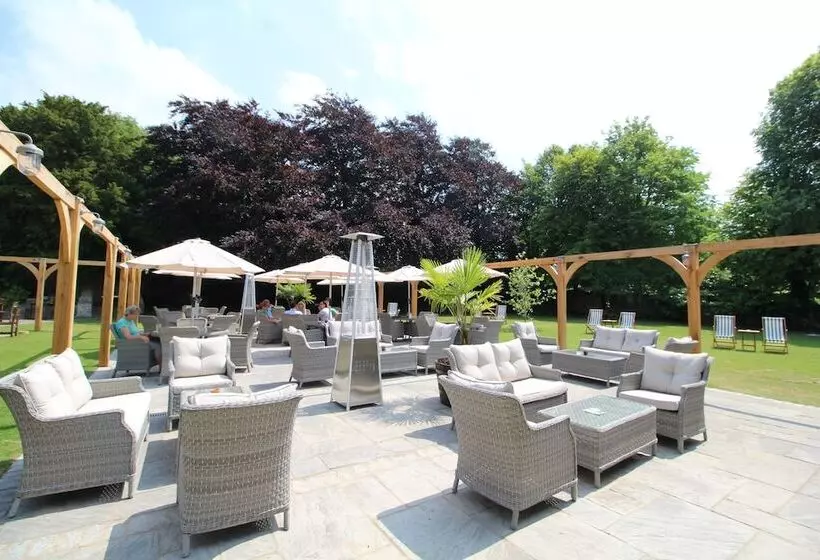 ホテル The Bear Of Rodborough