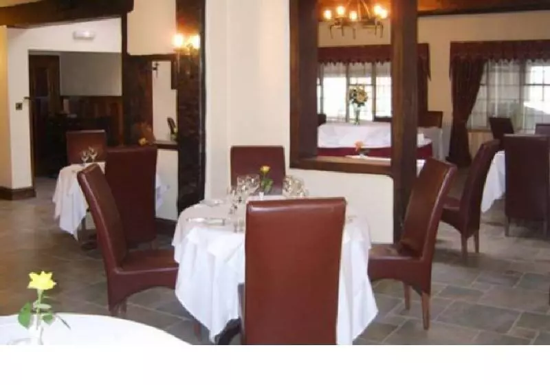 Hotel The Feathers