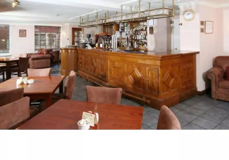 Hotel The Feathers