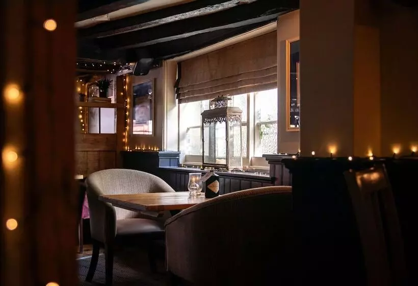 Hotel The White Lion