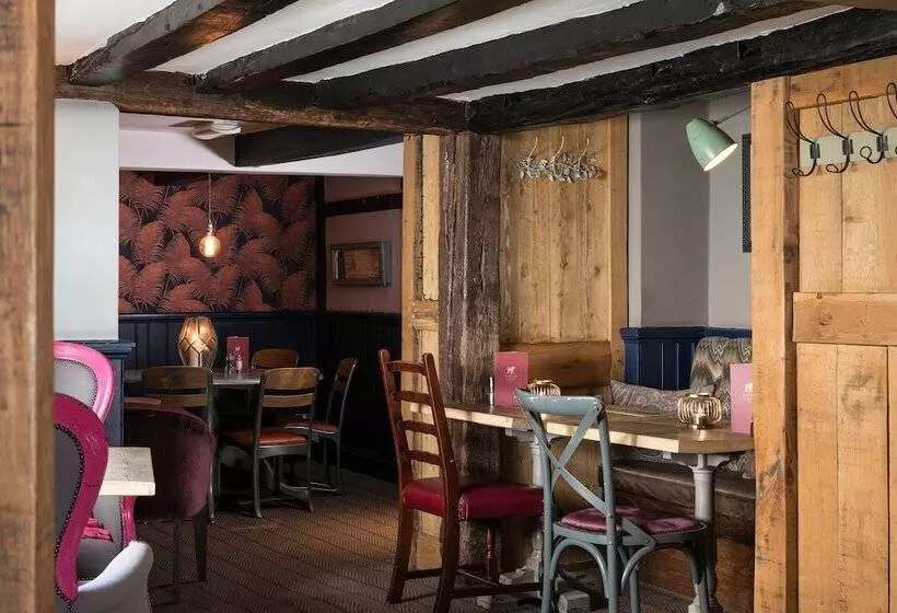 Hotel The White Lion