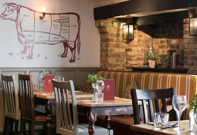 Hotel The White Lion