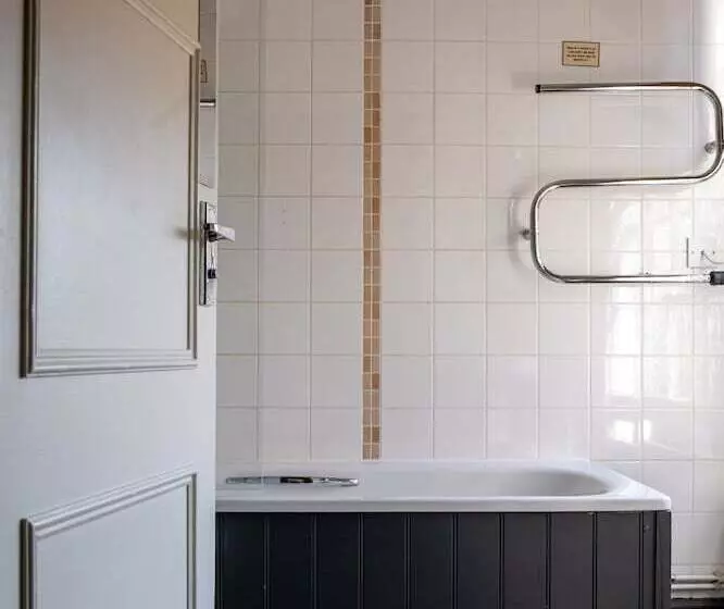 Hotel The White Lion