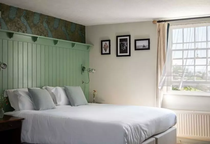 Hotel The White Lion