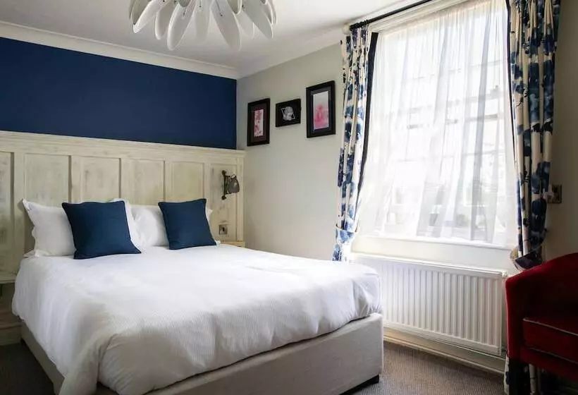 Hotel The White Lion