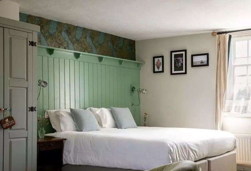 Hotel The White Lion