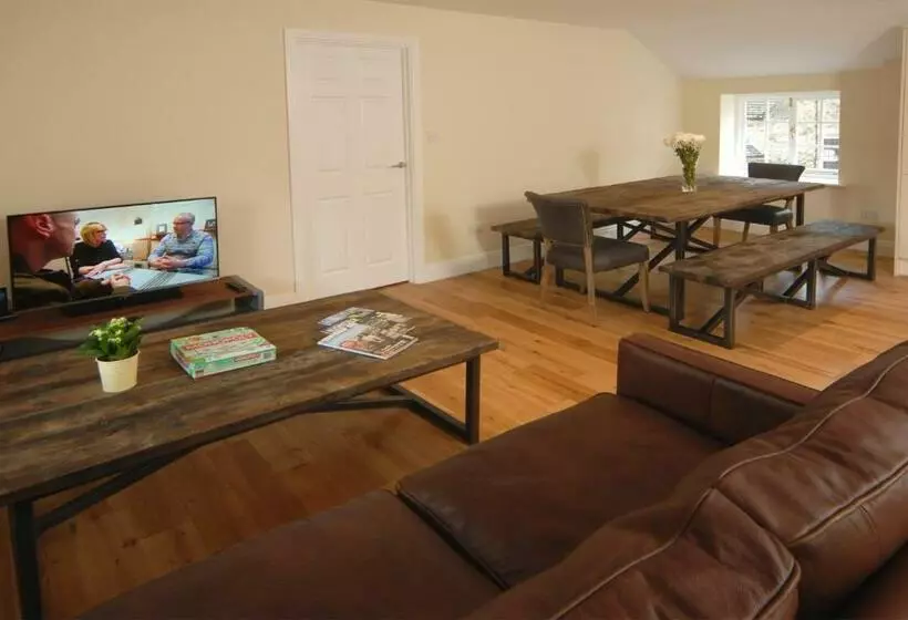 Unicorn Aparthotel Suites