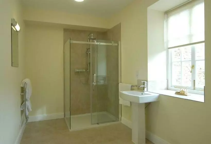 Unicorn Aparthotel Suites