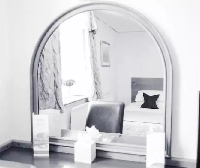 Whitewater Hotel & Spa