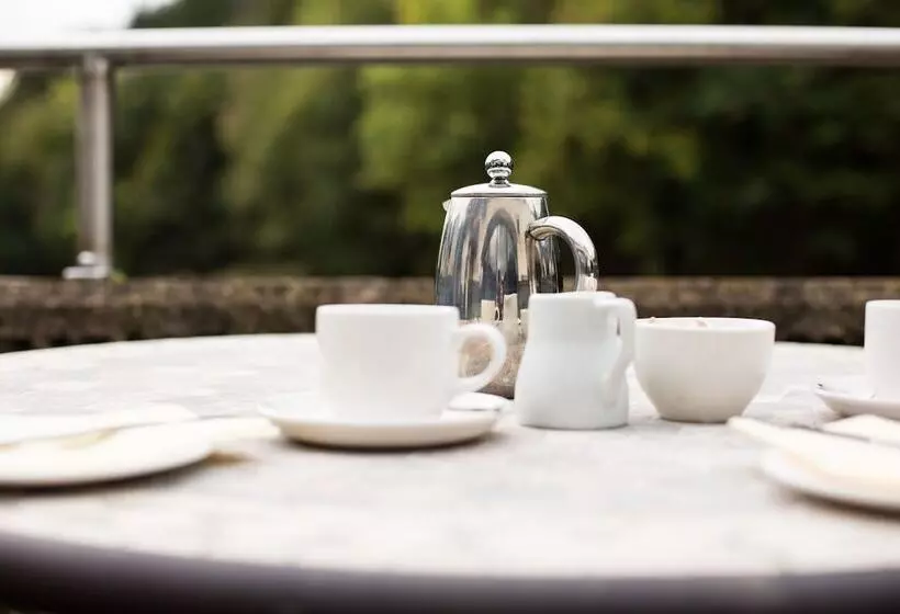 Whitewater Hotel & Spa