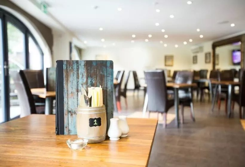 Whitewater Hotel & Spa