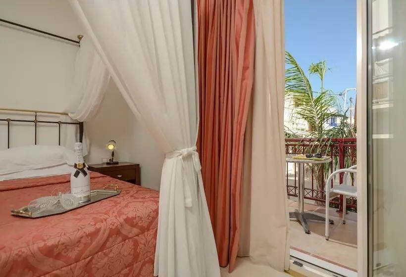 هتل Aeolis Boutique