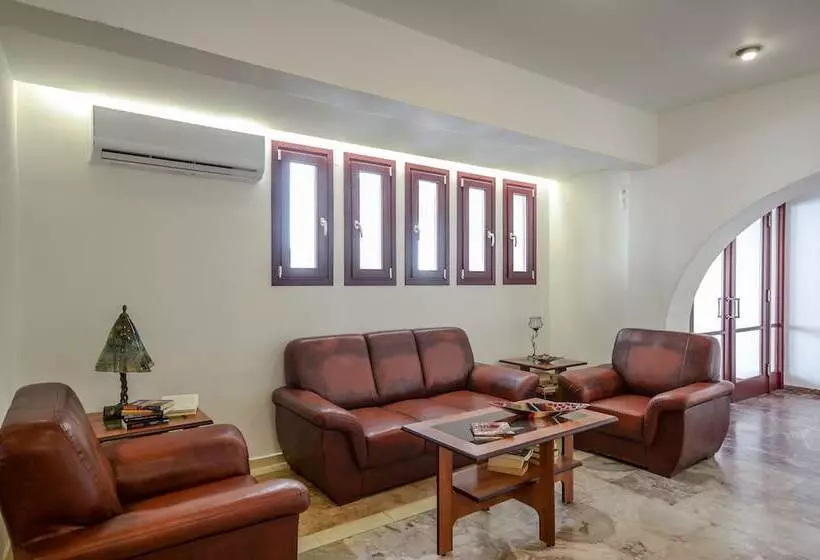 هتل Aeolis Boutique