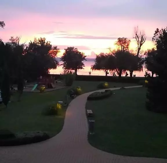 ホテル Aranyhíd Apartman