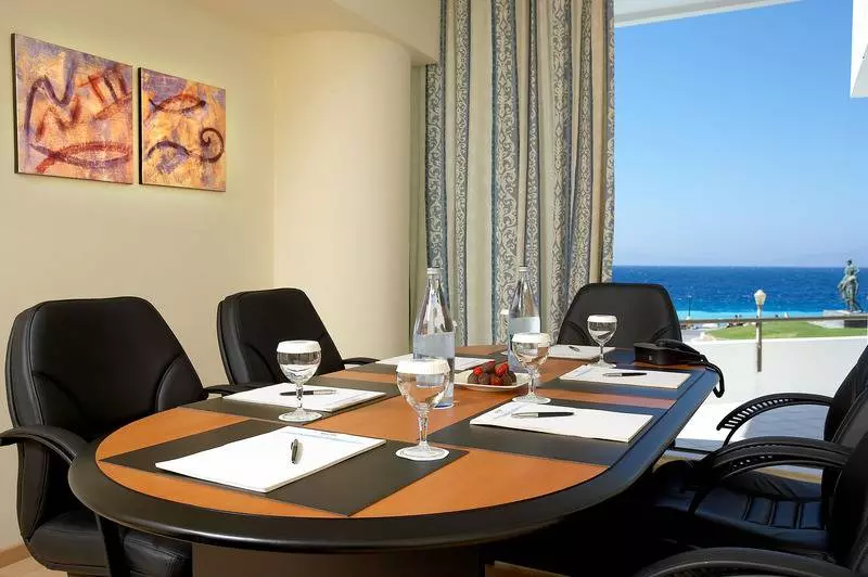 هتل Blue Sky City Beach