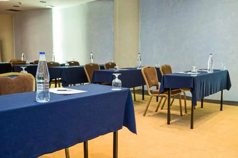 هتل Blue Sky City Beach