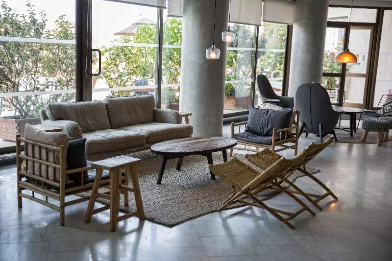 هتل Blue Sky City Beach