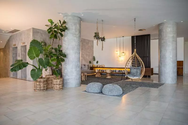 هتل Blue Sky City Beach