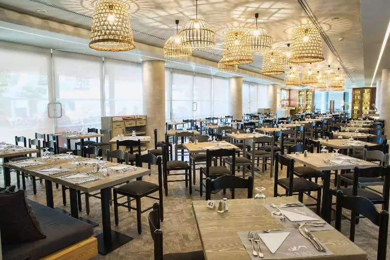 هتل Blue Sky City Beach