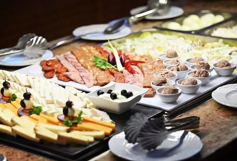 Отель Eger & Park