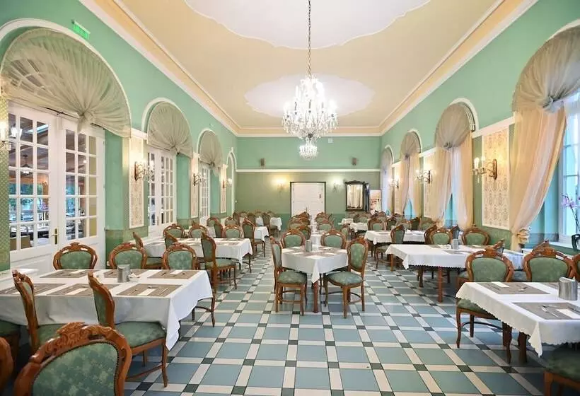 Отель Eger & Park