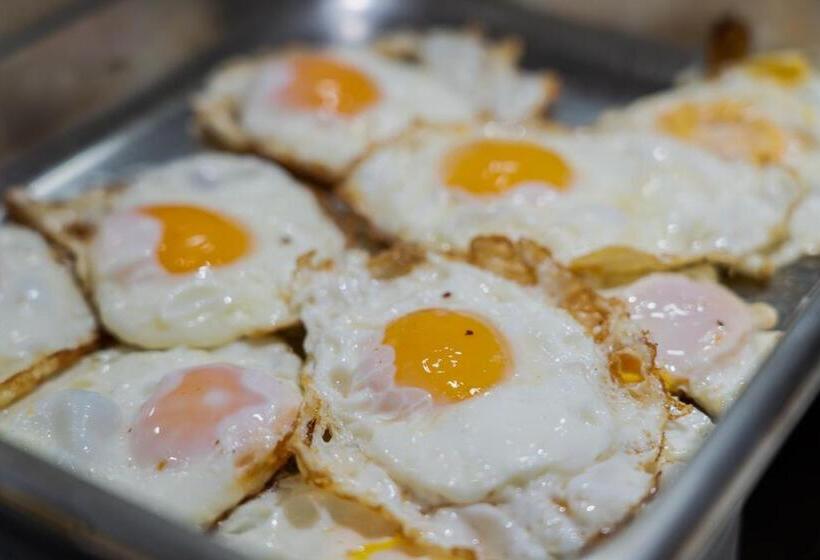 בית מלון כפרי Four Seasons