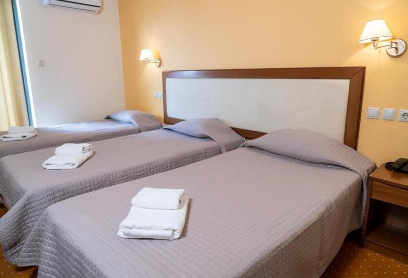 בית מלון כפרי Four Seasons