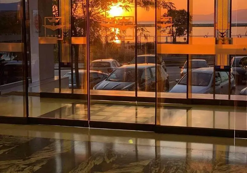 ホテル Mercure Patras Astir