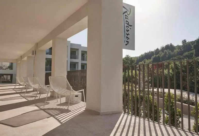 Отель Radisson Resort Plaza Skiathos