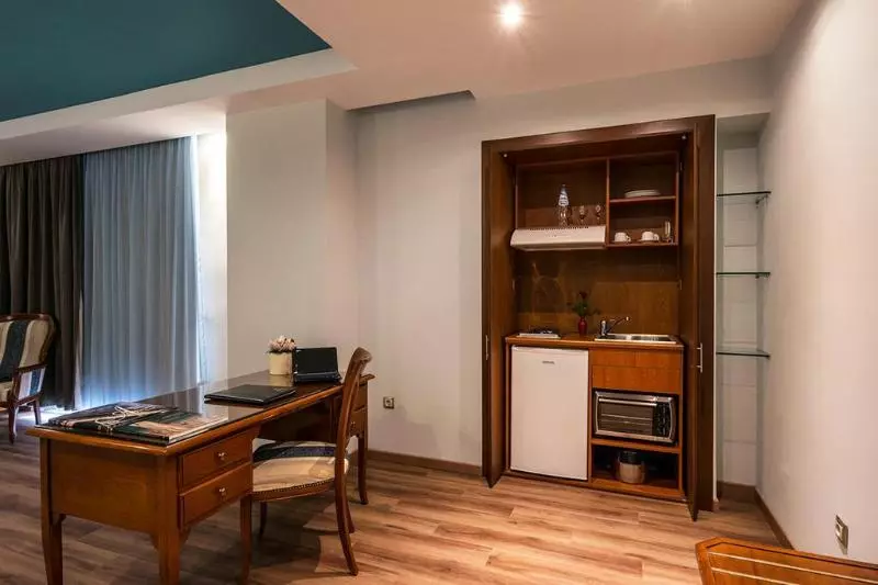 Oasis Hotel Apartments