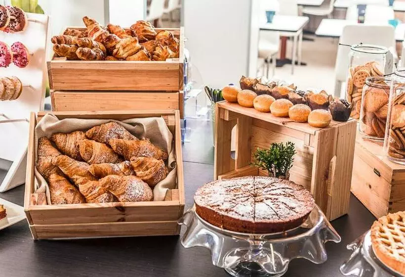 Anastasi Hotel E Residence