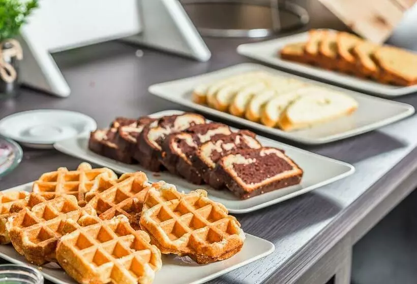 Anastasi Hotel E Residence