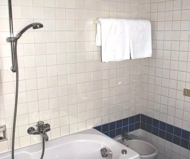 בית מלון כפרי De La Poste