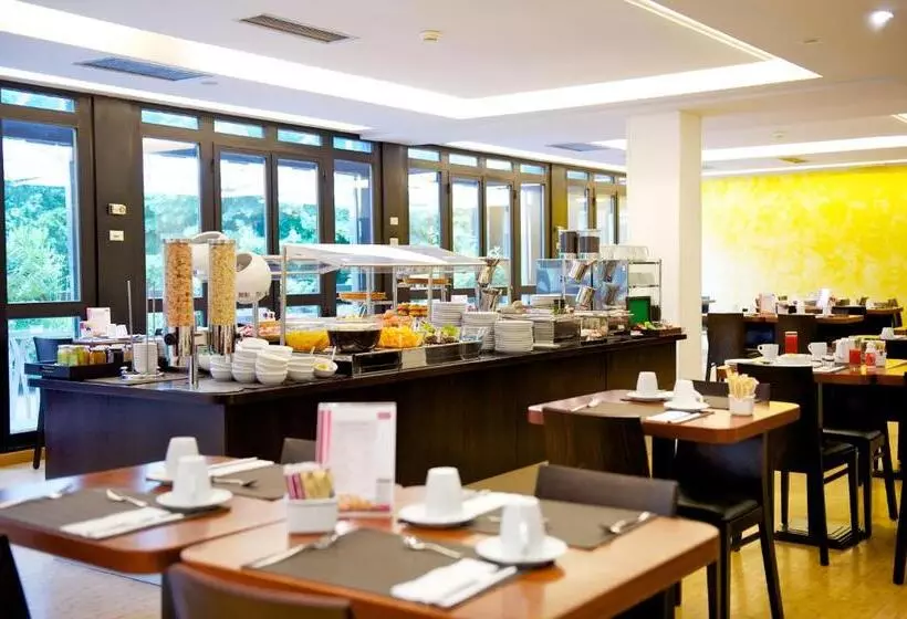 هتل Mercure Bologna Centro