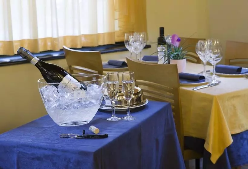 ホテル Ristorante Toscana