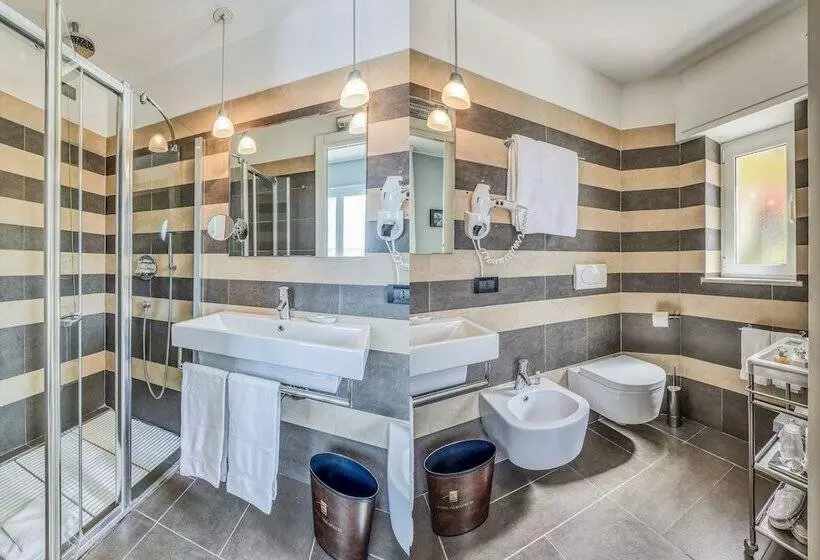 ホテル Albatros Varigotti